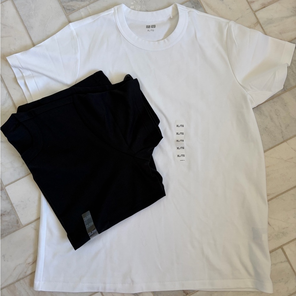 NEW UNIQLO TSHIRTS XL
